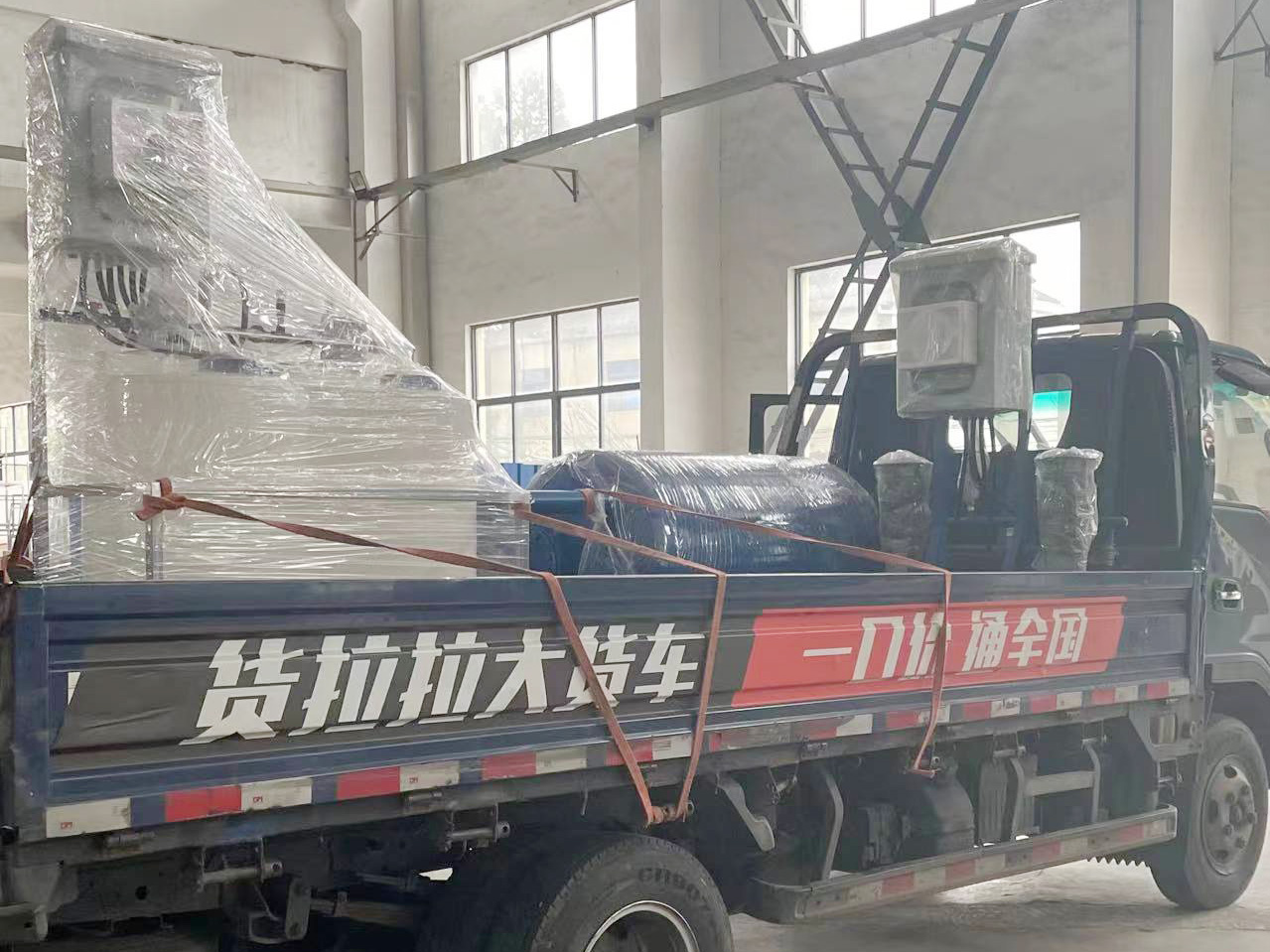 浙江東陽專車直達(dá)定壓補(bǔ)水機(jī)組和全自動(dòng)加藥裝置各一套
